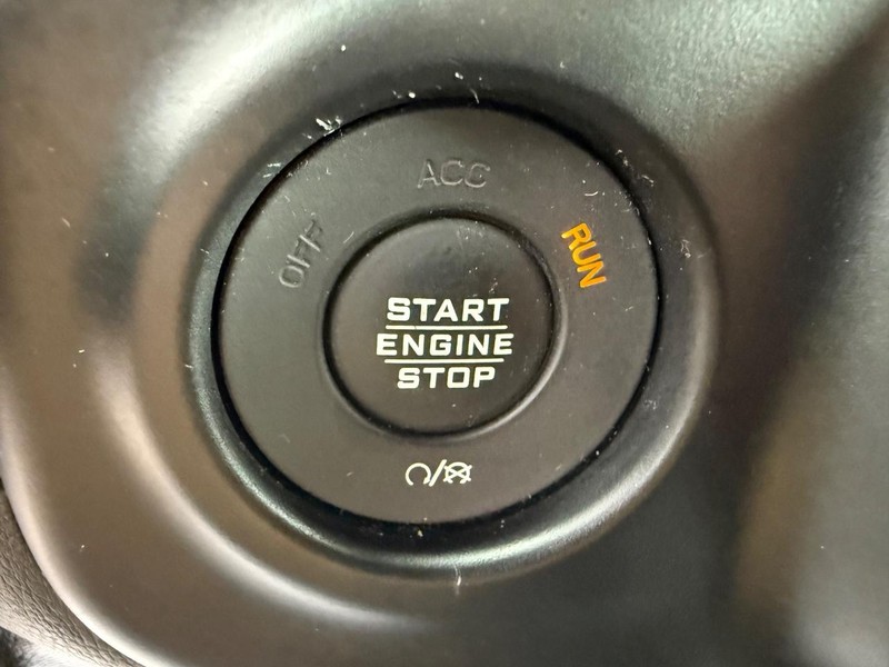 Jeep Wrangler Unlimited Vehicle Full-screen Gallery Image 23