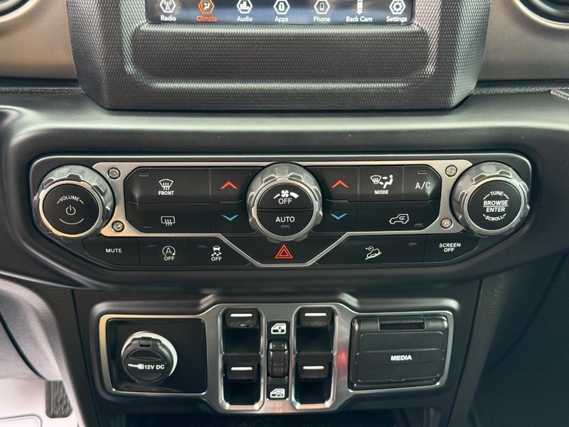 Jeep Wrangler Unlimited Vehicle Full-screen Gallery Image 26