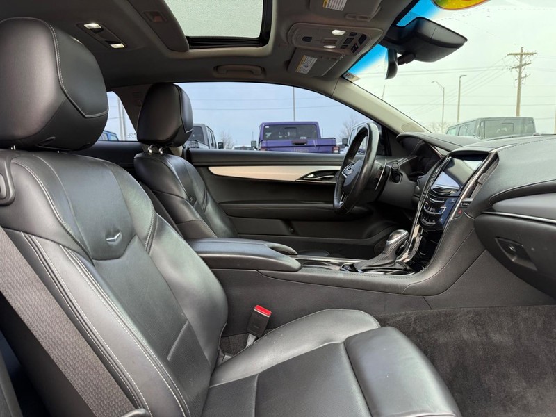 Cadillac ATS Coupe Vehicle Full-screen Gallery Image 11