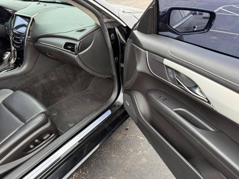 Cadillac ATS Coupe Vehicle Full-screen Gallery Image 12