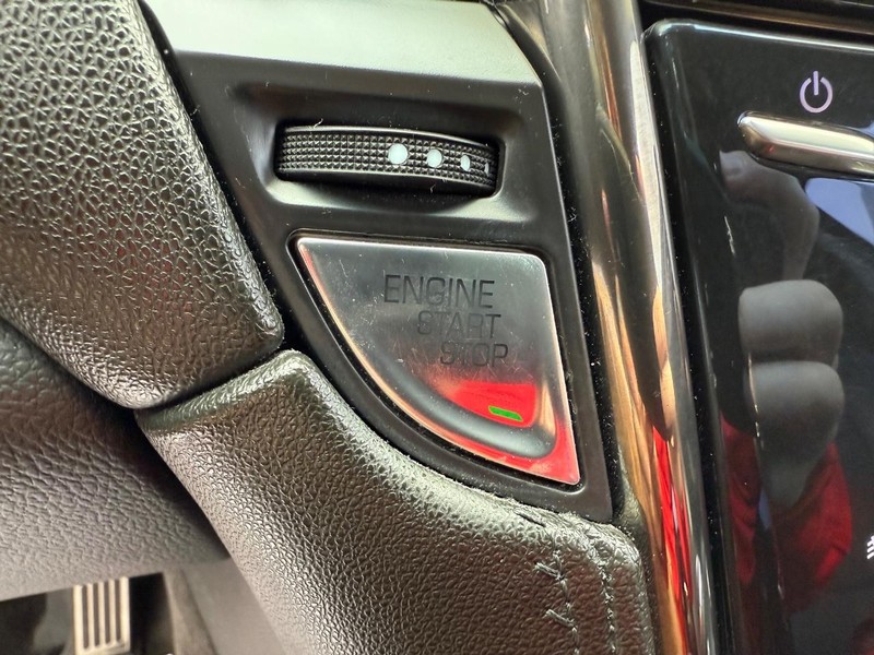 Cadillac ATS Coupe Vehicle Full-screen Gallery Image 22