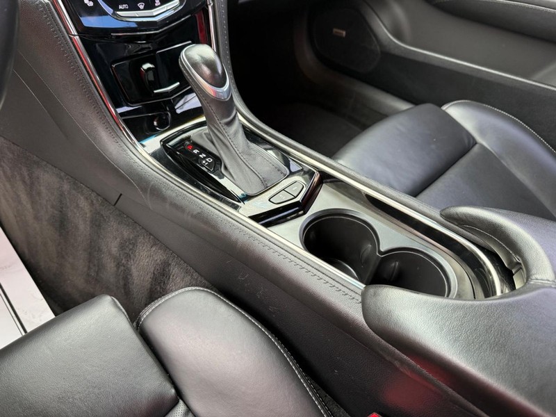 Cadillac ATS Coupe Vehicle Full-screen Gallery Image 27