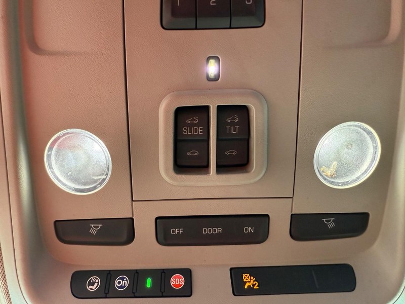 Cadillac ATS Coupe Vehicle Full-screen Gallery Image 29