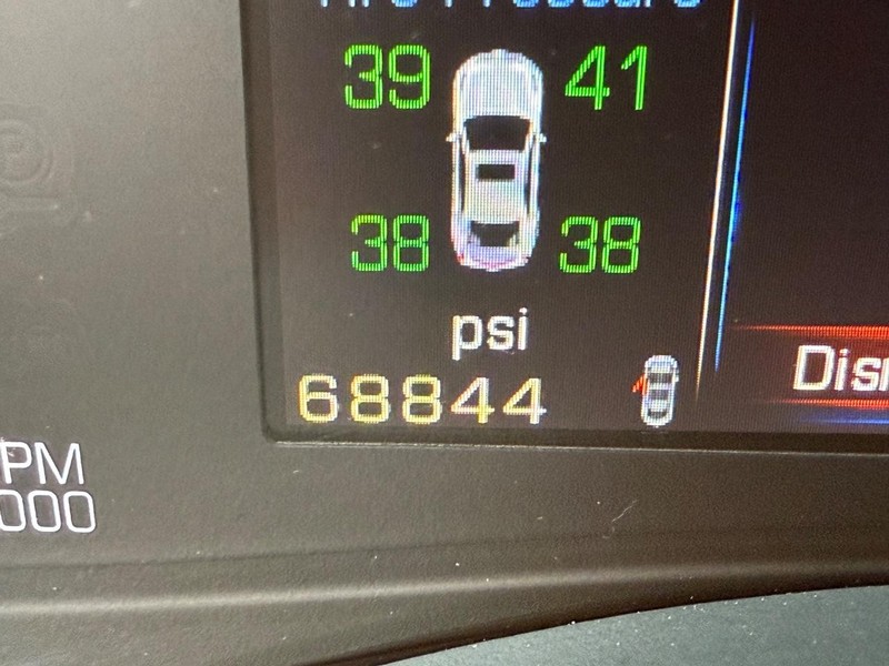 Cadillac ATS Coupe Vehicle Full-screen Gallery Image 31