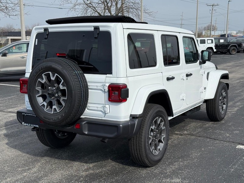 Jeep Wrangler Vehicle Full-screen Gallery Image 3