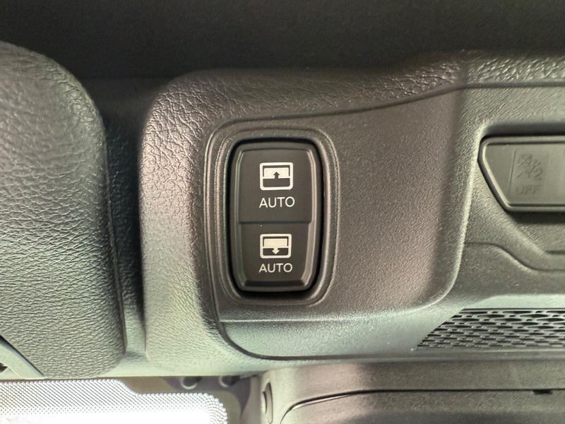 Jeep Wrangler Vehicle Full-screen Gallery Image 29