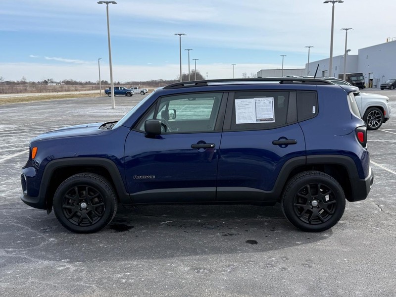 Jeep Renegade Vehicle Full-screen Gallery Image 8