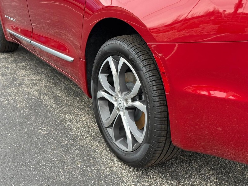 Chrysler Pacifica Vehicle Full-screen Gallery Image 6