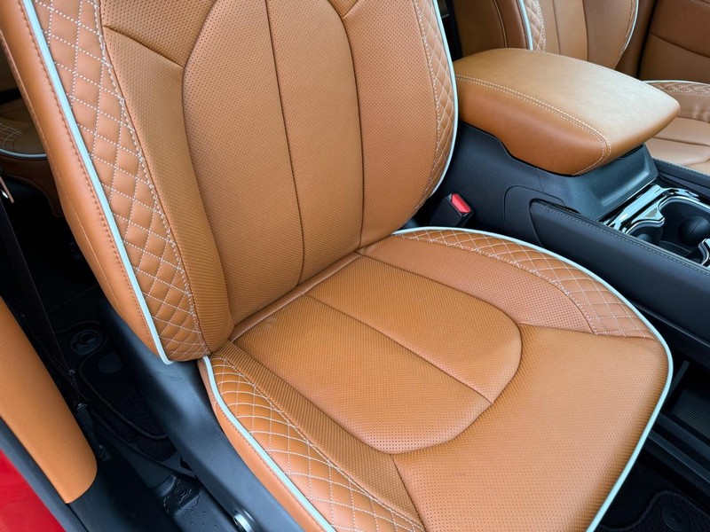 Chrysler Pacifica Vehicle Full-screen Gallery Image 19