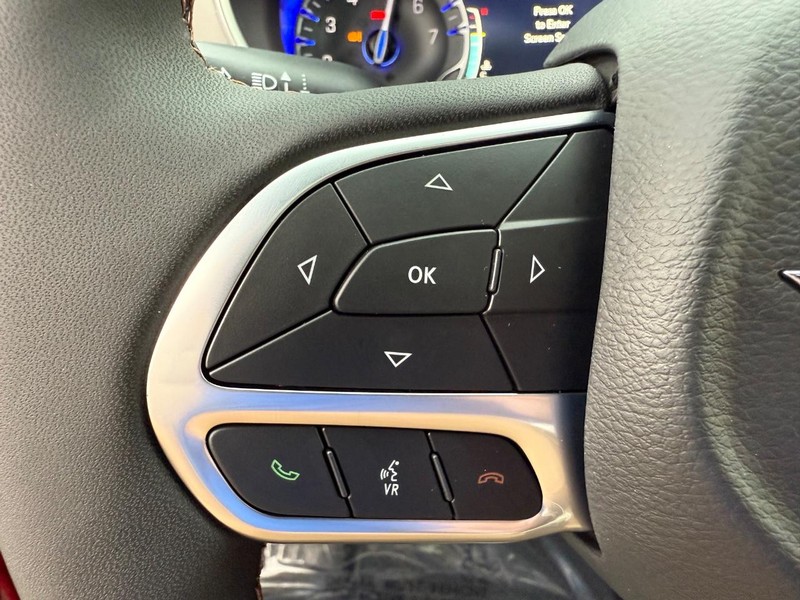 Chrysler Pacifica Vehicle Full-screen Gallery Image 23