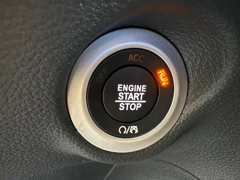 Chrysler Pacifica Vehicle Full-screen Gallery Image 25