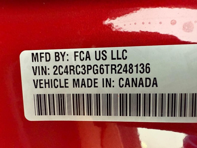 Chrysler Pacifica Vehicle Full-screen Gallery Image 34