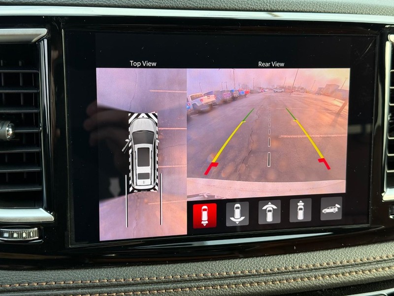 Chrysler Pacifica Vehicle Full-screen Gallery Image 27