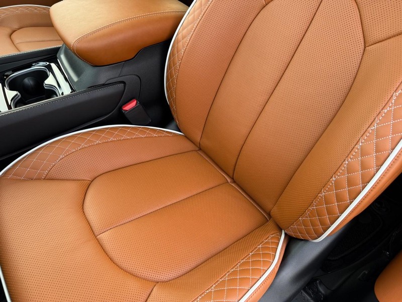 Chrysler Pacifica Vehicle Full-screen Gallery Image 33