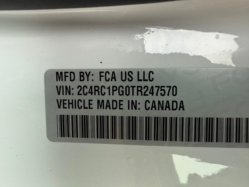 Chrysler Pacifica Vehicle Full-screen Gallery Image 34