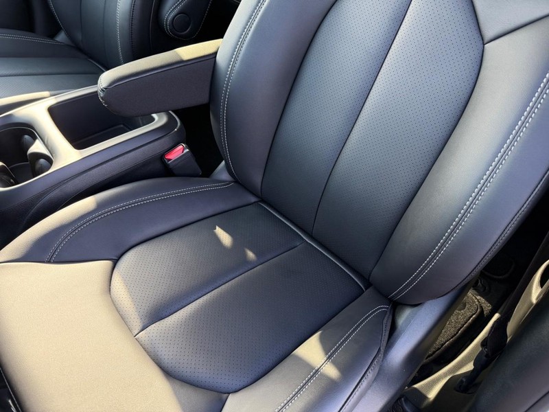 Chrysler Pacifica Vehicle Full-screen Gallery Image 31