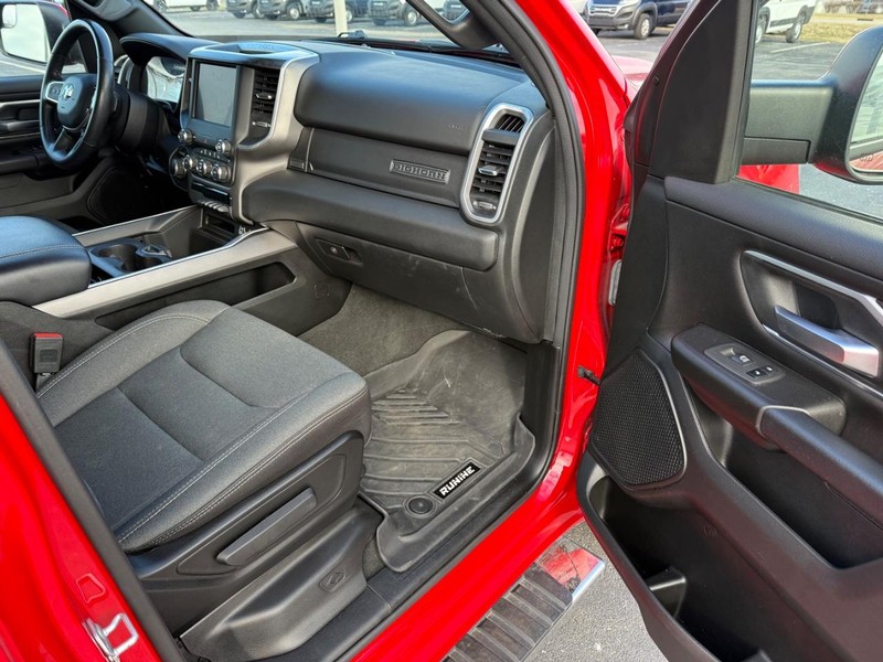 Ram 1500 Vehicle Full-screen Gallery Image 15