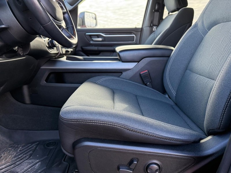 Ram 1500 Vehicle Full-screen Gallery Image 18