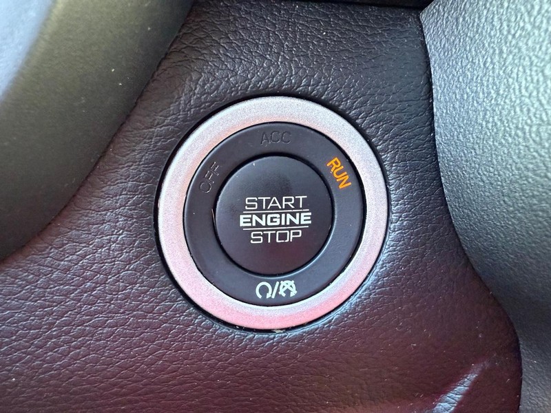 Ram 1500 Vehicle Full-screen Gallery Image 22