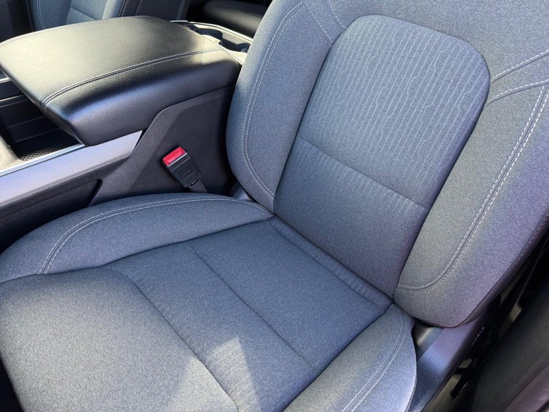 Ram 1500 Vehicle Full-screen Gallery Image 31