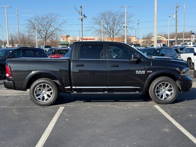 Ram 1500 Vehicle Full-screen Gallery Image 2