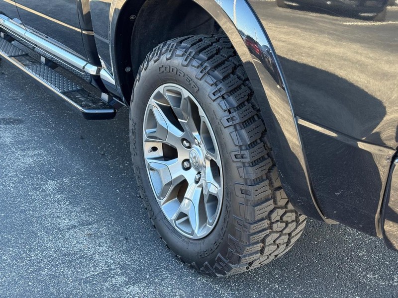 Ram 1500 Vehicle Full-screen Gallery Image 6