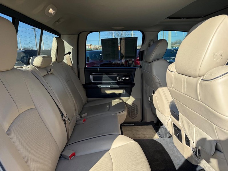 Ram 1500 Vehicle Full-screen Gallery Image 10