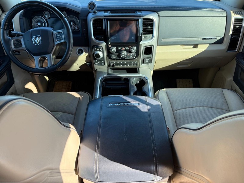 Ram 1500 Vehicle Full-screen Gallery Image 13