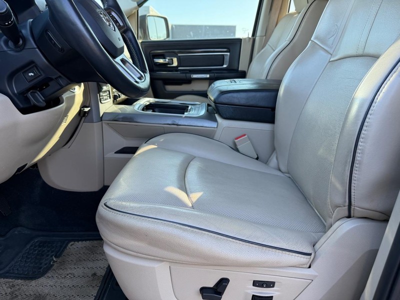 Ram 1500 Vehicle Full-screen Gallery Image 18