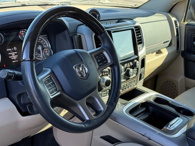 Ram 1500 Vehicle Full-screen Gallery Image 19