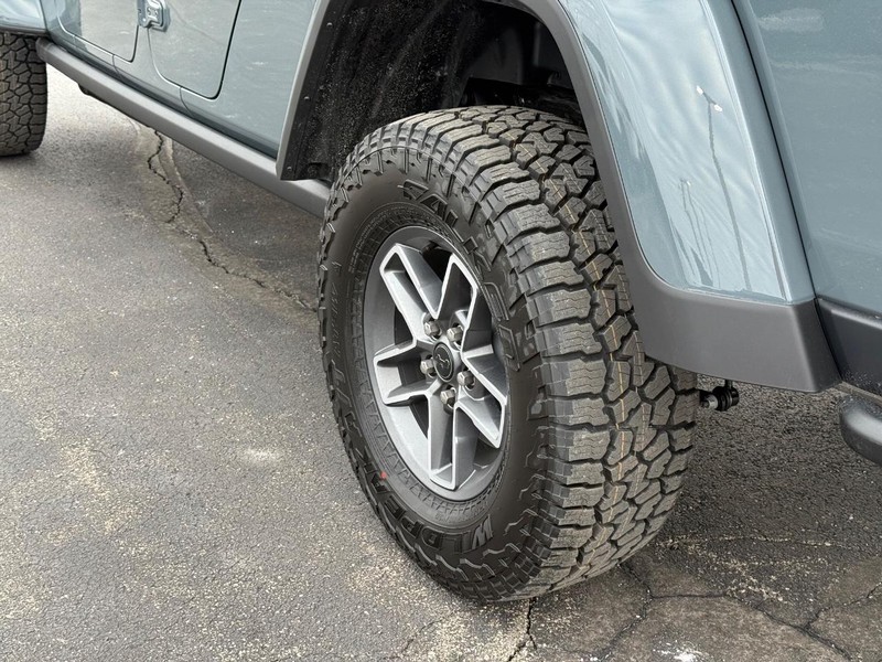 Jeep Gladiator Vehicle Full-screen Gallery Image 6