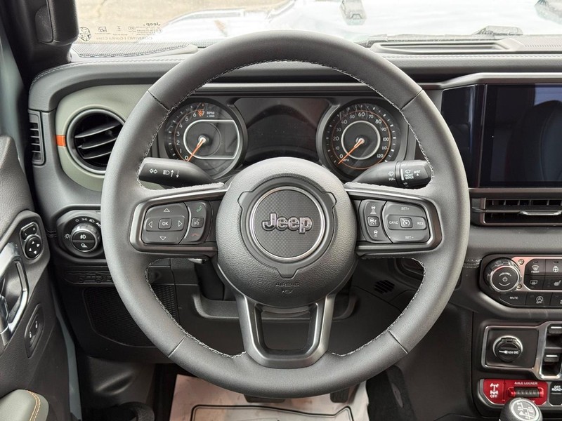 Jeep Gladiator Vehicle Full-screen Gallery Image 14