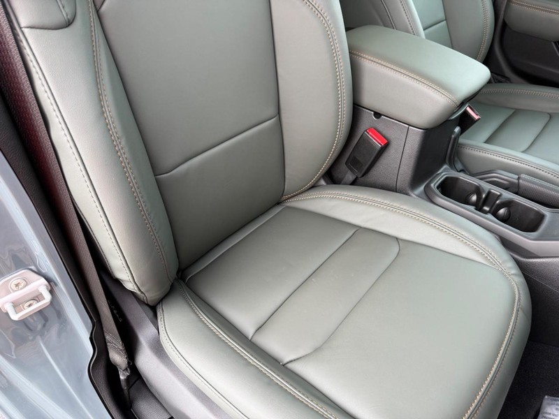 Jeep Gladiator Vehicle Full-screen Gallery Image 16