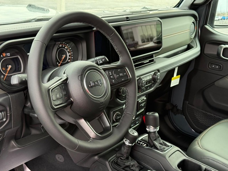 Jeep Gladiator Vehicle Full-screen Gallery Image 19