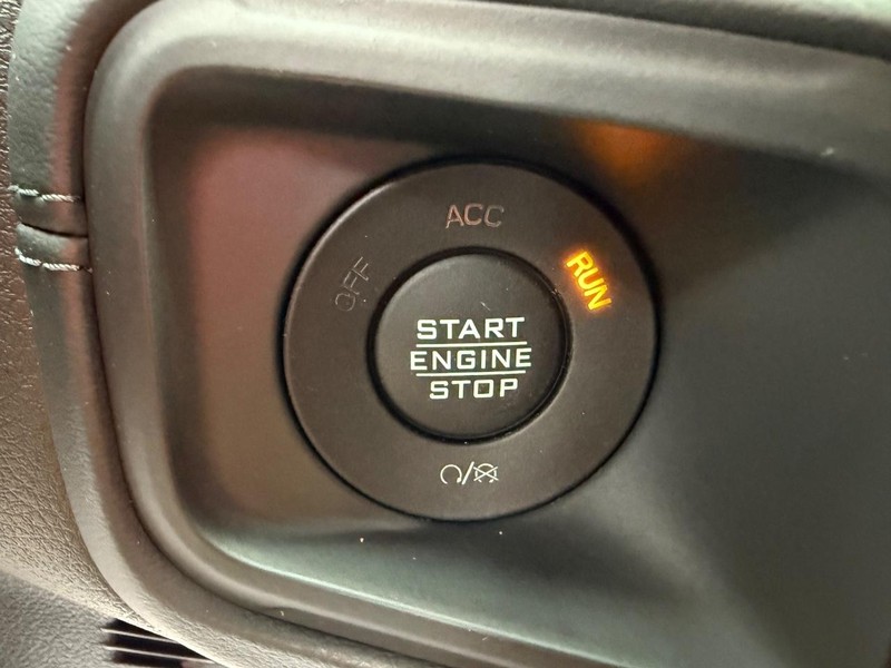 Jeep Gladiator Vehicle Full-screen Gallery Image 22