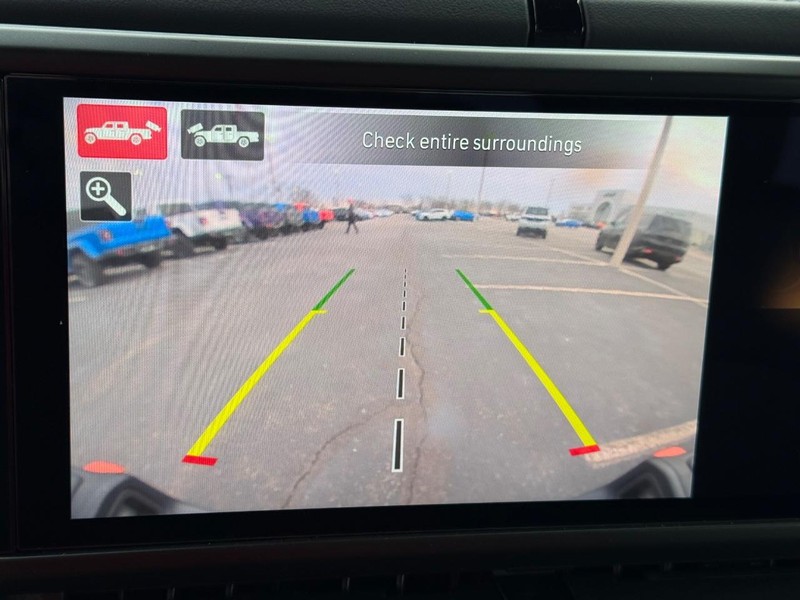 Jeep Gladiator Vehicle Full-screen Gallery Image 25