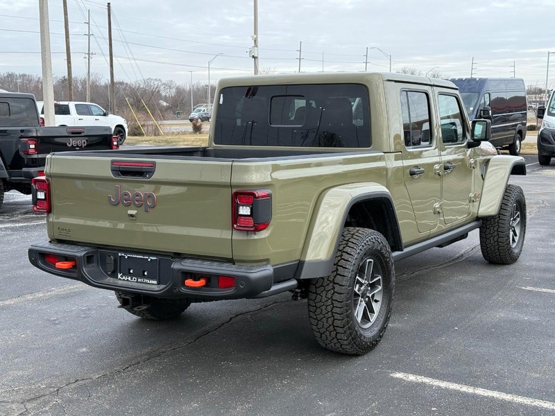 Jeep Gladiator Vehicle Full-screen Gallery Image 3