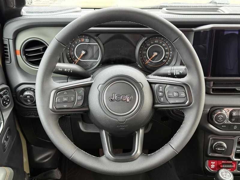 Jeep Gladiator Vehicle Full-screen Gallery Image 14