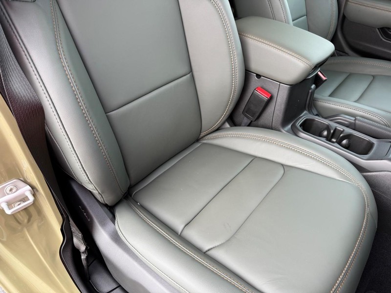 Jeep Gladiator Vehicle Full-screen Gallery Image 16