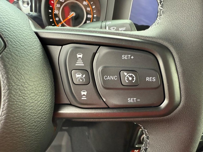 Jeep Gladiator Vehicle Full-screen Gallery Image 21