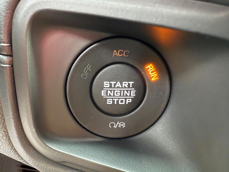 Jeep Gladiator Vehicle Full-screen Gallery Image 22