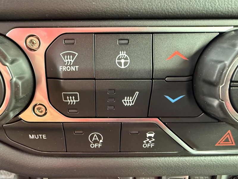 Jeep Gladiator Vehicle Full-screen Gallery Image 23