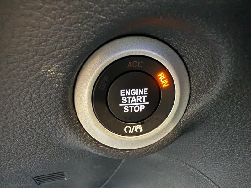 Chrysler Pacifica Vehicle Full-screen Gallery Image 25