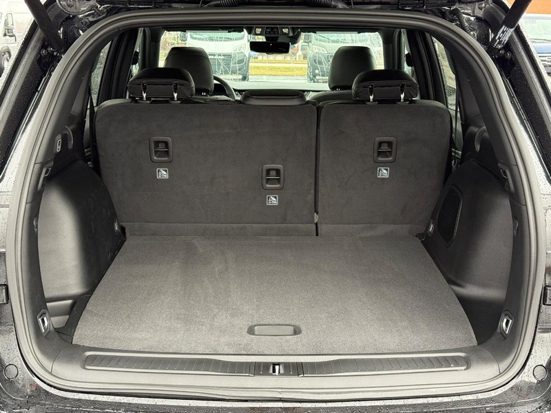 Jeep Grand Cherokee Vehicle Full-screen Gallery Image 7