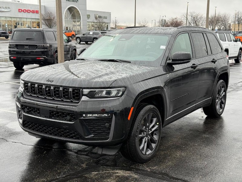 Jeep Grand Cherokee Vehicle Full-screen Gallery Image 10