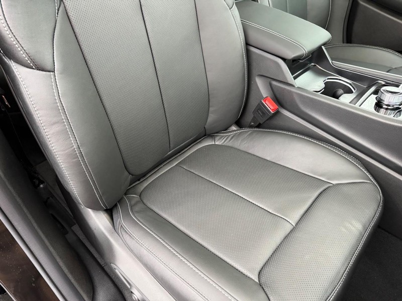 Jeep Grand Cherokee Vehicle Full-screen Gallery Image 18