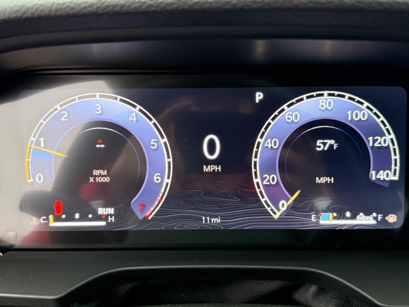 Jeep Grand Cherokee Vehicle Full-screen Gallery Image 30