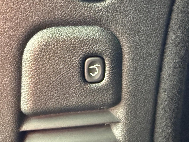 Dodge Durango Vehicle Full-screen Gallery Image 8