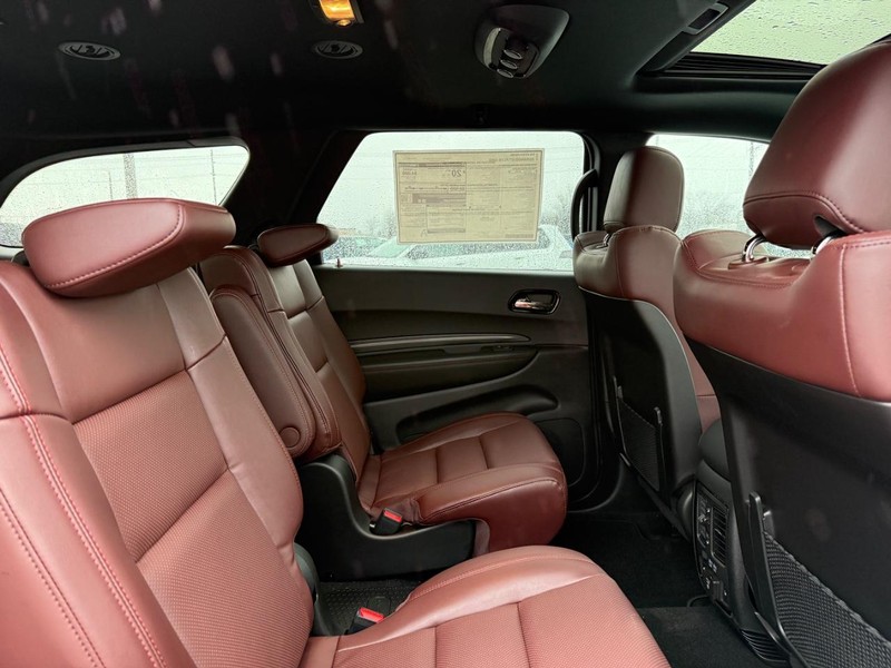 Dodge Durango Vehicle Full-screen Gallery Image 12