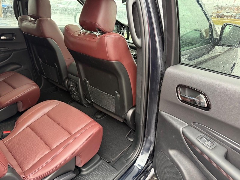 Dodge Durango Vehicle Full-screen Gallery Image 13